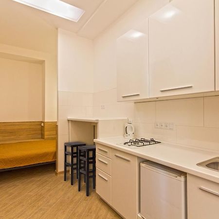 Economy Apartment On Krehivska 7 ลวีฟ ภายนอก รูปภาพ